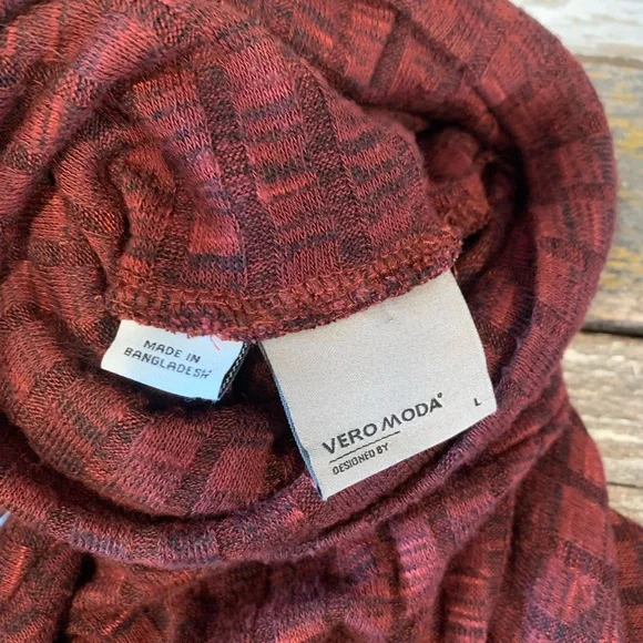 Vero Moda | Lightweight Ribbed Turtleneck - Picture 5 of 5